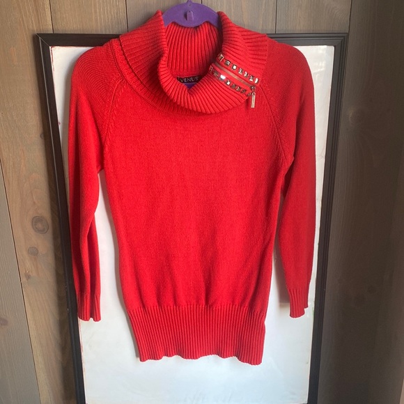 Venus sweater - Picture 1 of 3